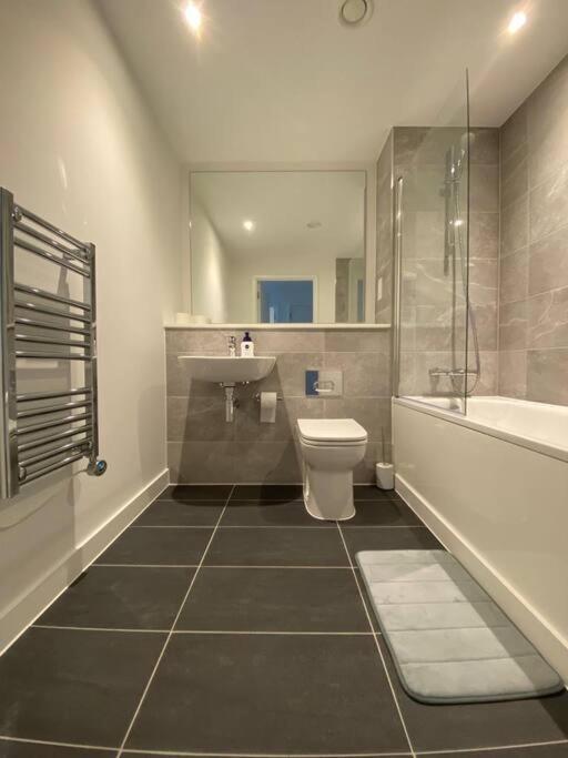 Luxury 2 Bedroom Apartment In The Heart Of Манчестер Экстерьер фото