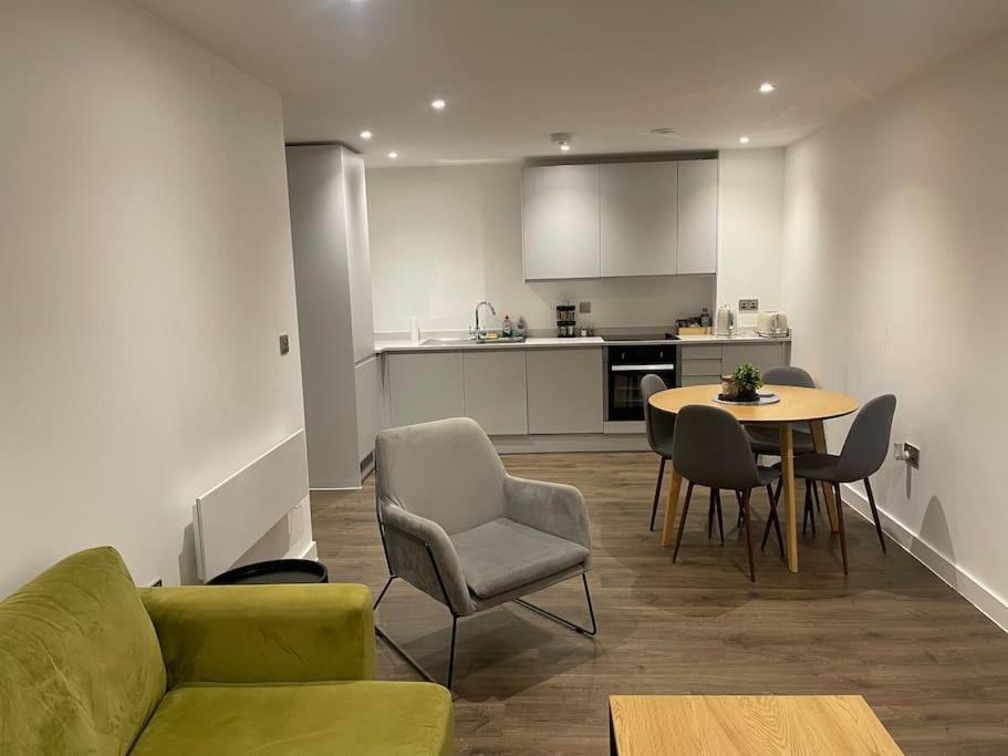 Luxury 2 Bedroom Apartment In The Heart Of Манчестер Экстерьер фото